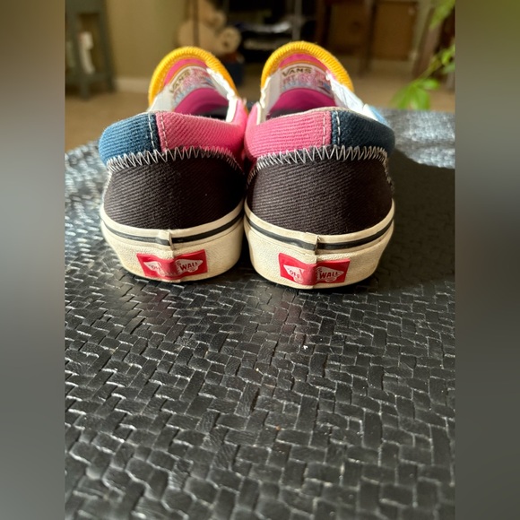 Vans - Picture 4 of 6